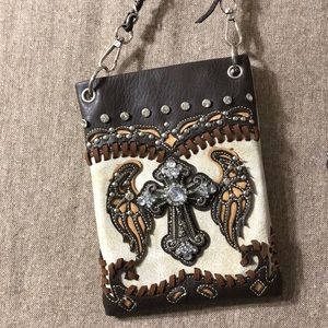 Women’s Chain Crossbody